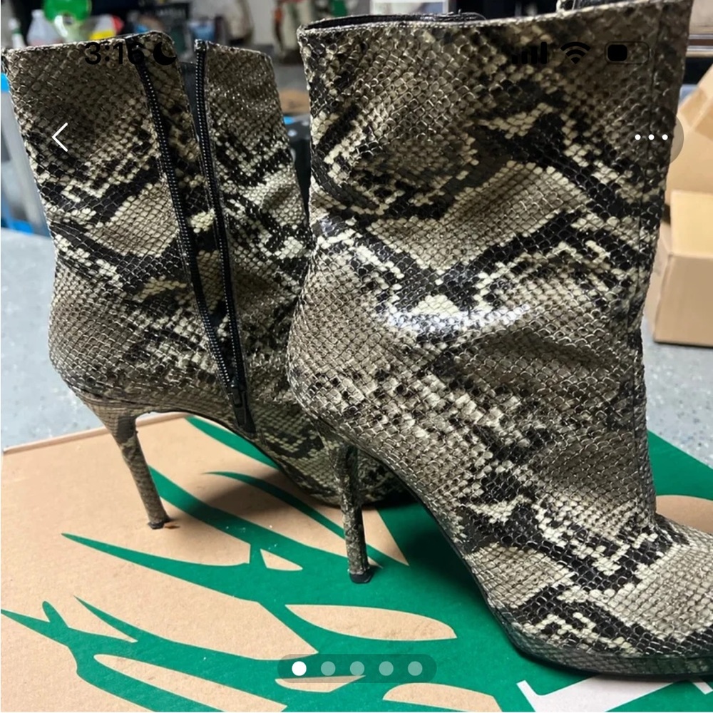 Stuart Weizmann Boots